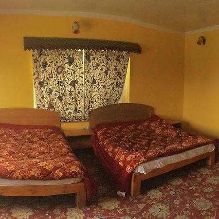 Royal Residency Hotel Srīnagar Kültér fotó