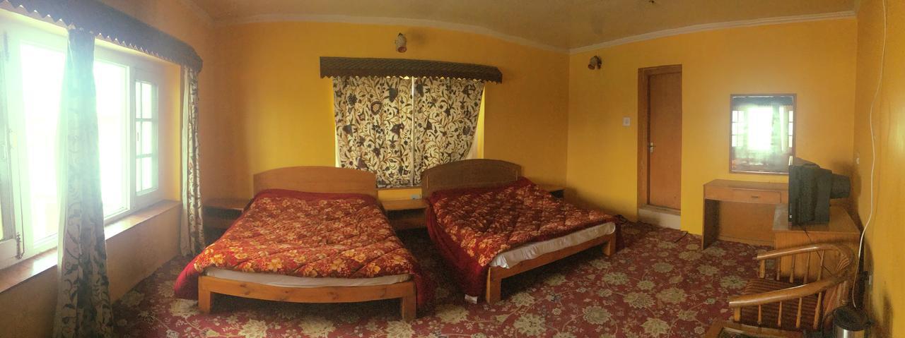 Royal Residency Hotel Srīnagar Kültér fotó